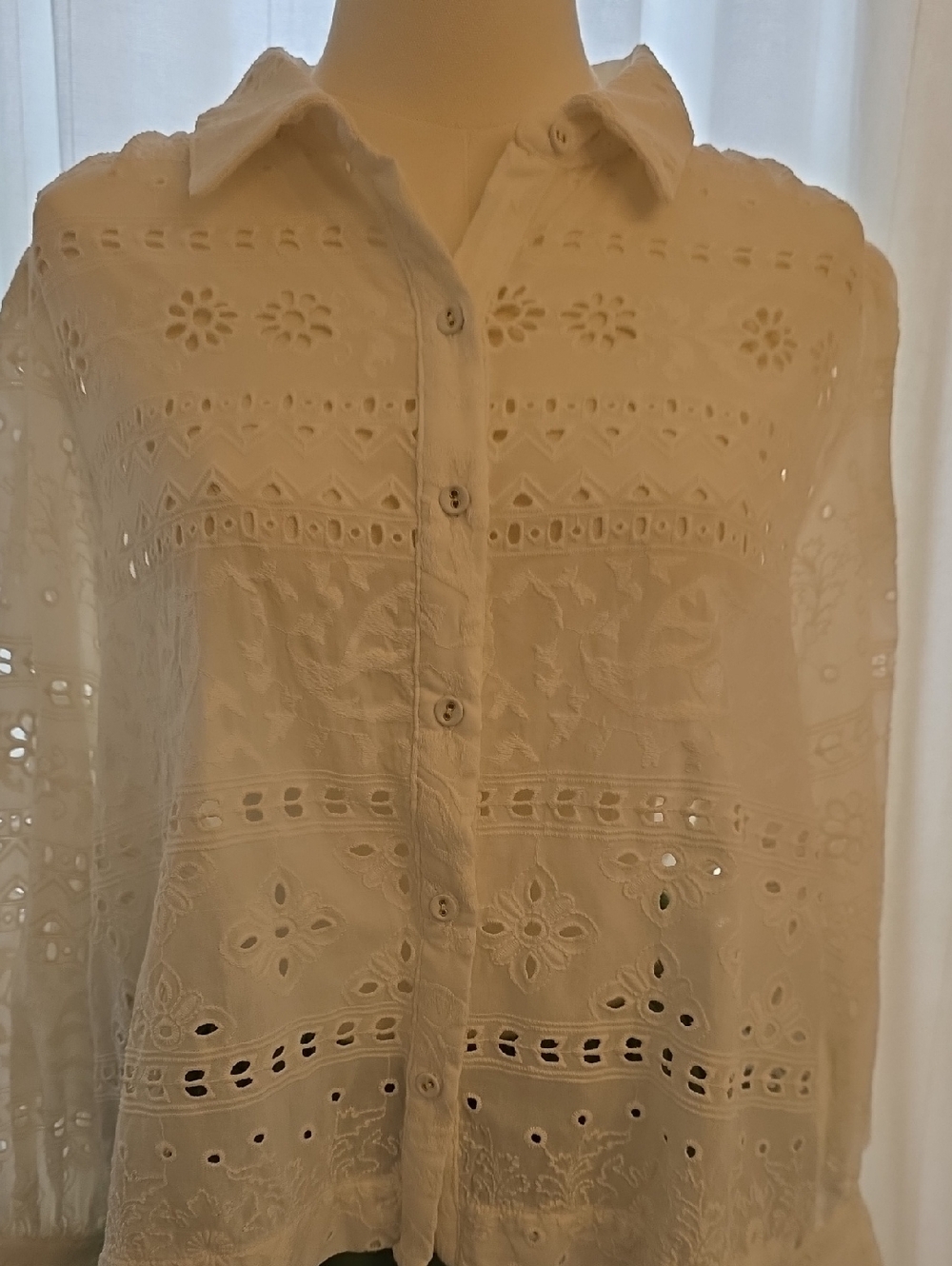 House Of Harlow White Eyelet Button-Front Blouse